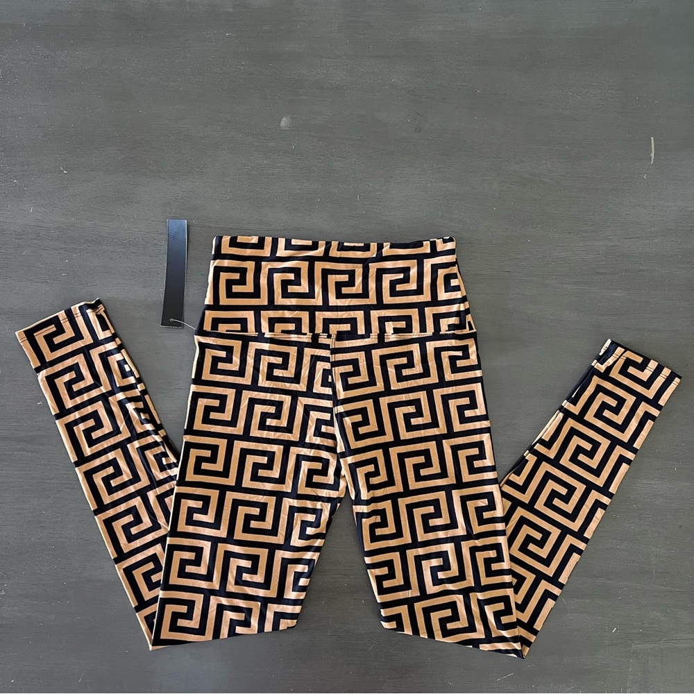 Geometric Patterned Leggings - Picture 2 of 3